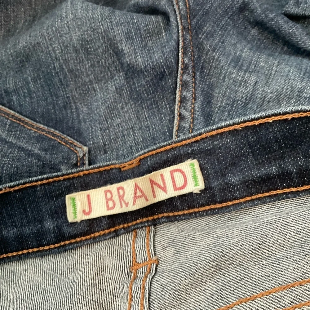 J Brand Medium Wash Saturn Blue Mid Rise Cuffed Bermuda Short Size 27